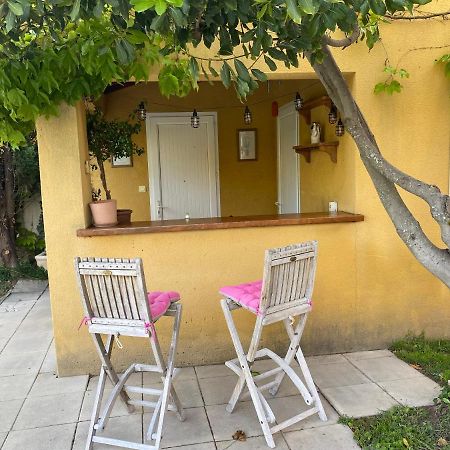 Studio Bord De Piscine Serignan-du-Comtat ภายนอก รูปภาพ