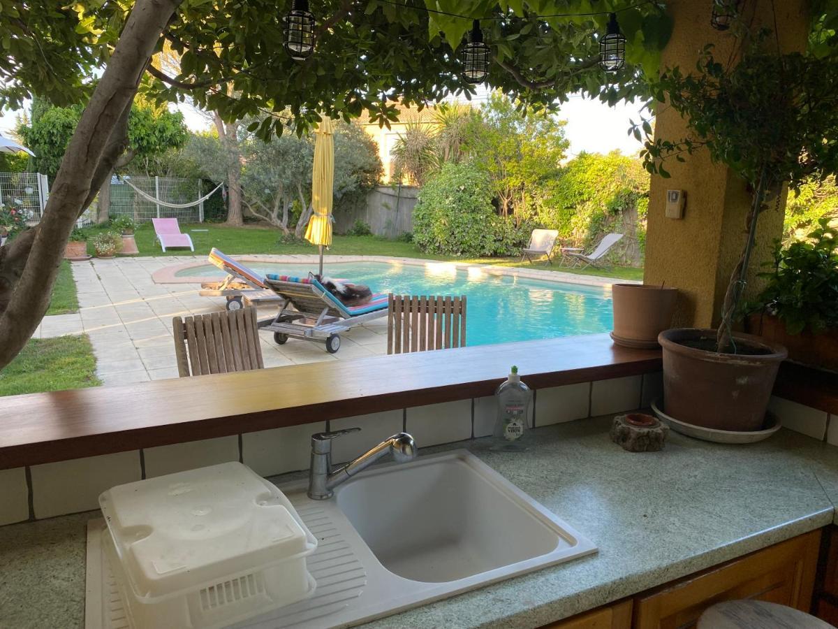 Studio Bord De Piscine Serignan-du-Comtat ภายนอก รูปภาพ